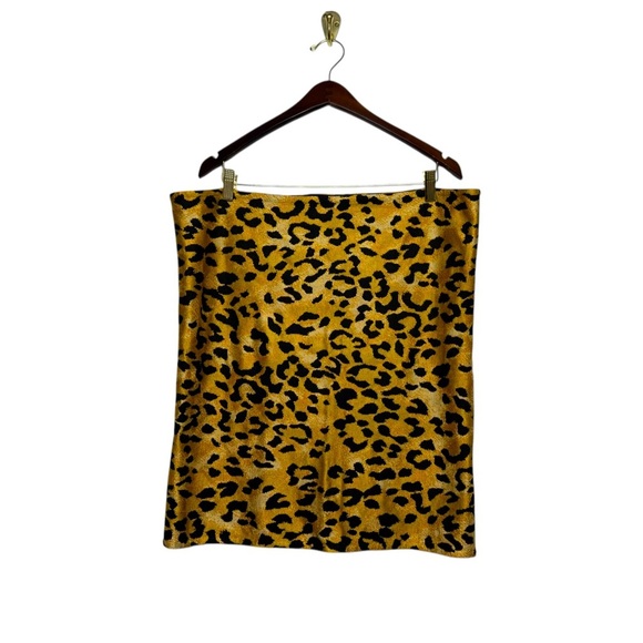 ST. JOHN Leopard Print Scarf Gold Black OS